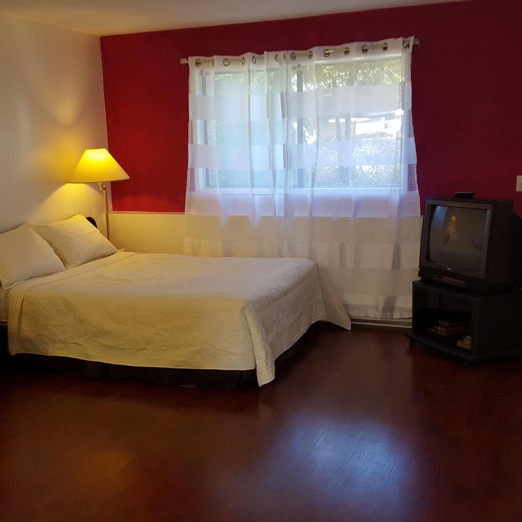 Croft Inn Motel Crofton Екстер'єр фото